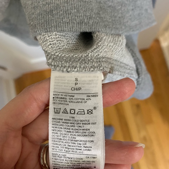 Gap Sweater, Small - Picture 2 of 3